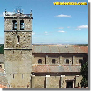 Vista de la Iglesia desde el Ayuntamiento