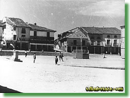 La plaza con la farola